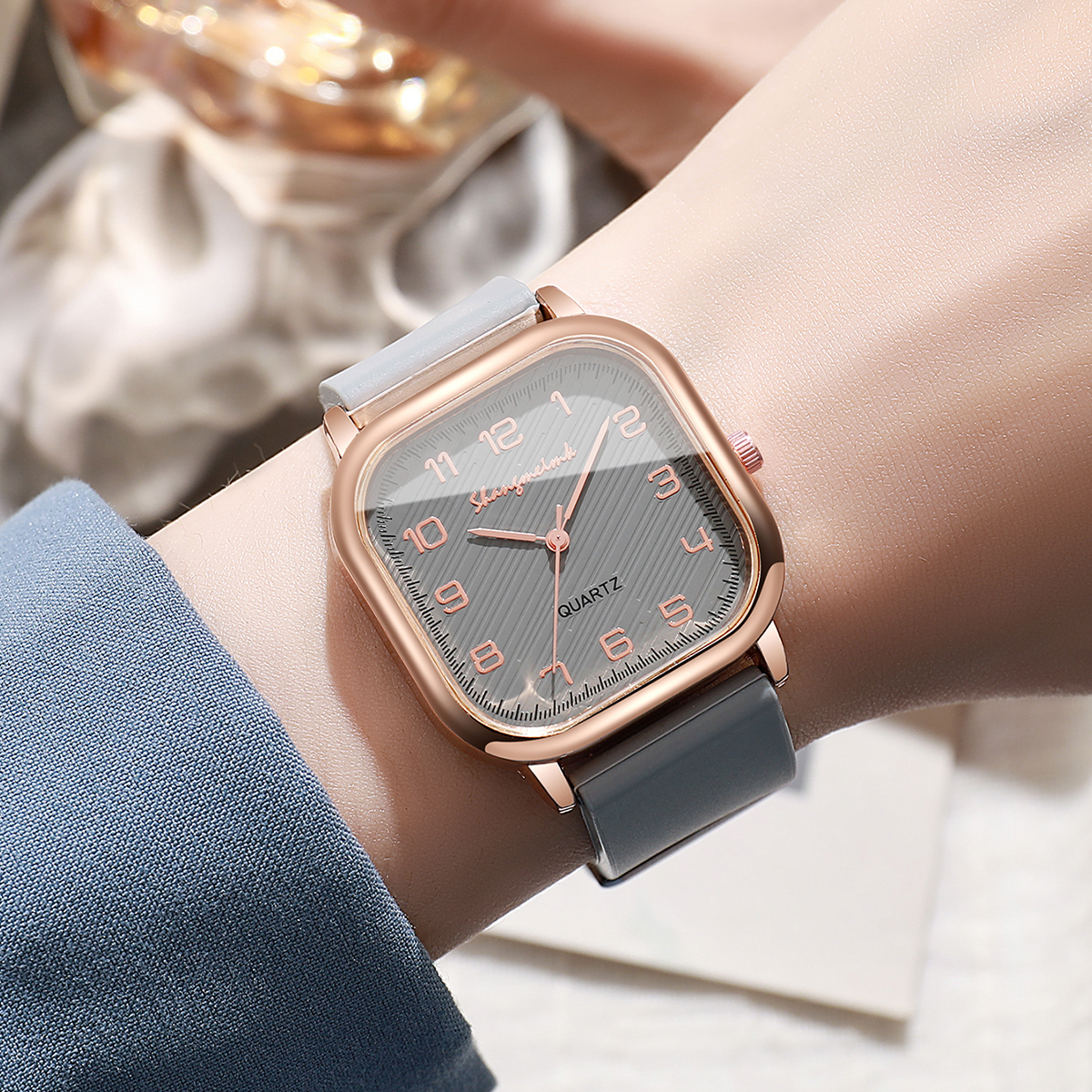 Fashion Square Women Watches C – Silicone Band Women Bewertung und Preis